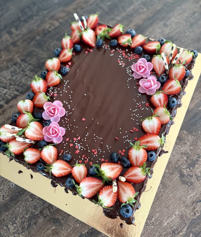 Shokolaadi-kirsitort